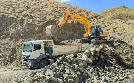 Van Büyükşehir Belediyesi 13 ilçede kırsal yol ve ulaşım altyapısını güçlendiriyor