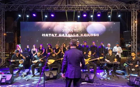 Hatay Gazella Korosu İskenderun Anıt Meydanı’nda Anadolu Türkülerini Seslendirdi