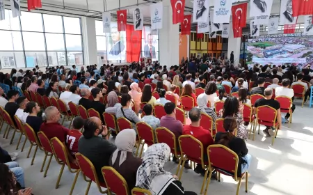 Hatay Büyükşehir Belediye Başkanı Mehmet Öntürk: “İlk günden hayata atılacağınız güne kadar yanınızdayız”