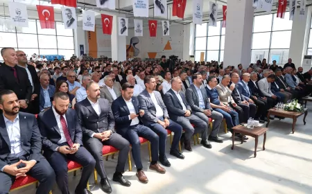 Hatay Büyükşehir Belediye Başkanı Mehmet Öntürk: “İlk günden hayata atılacağınız güne kadar sizleri destekliyoruz”