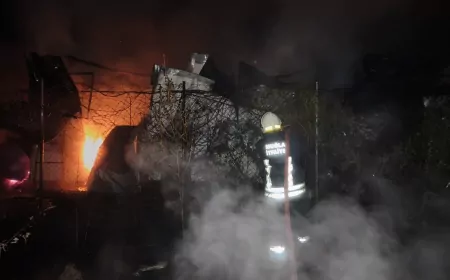 Seydikemer Kumluova’da zirai arazideki bitkisel atık yangını ekiplerin müdahalesiyle söndürüldü