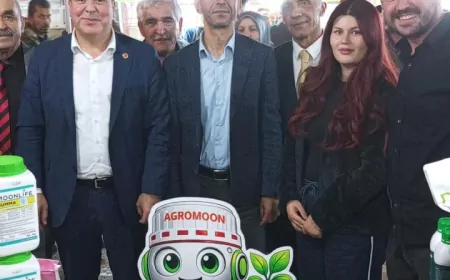 MHP Eskişehir İl Başkanı Ayhan Sezer ve parti heyetinden Sarıcakaya Panayırı’na ziyaret