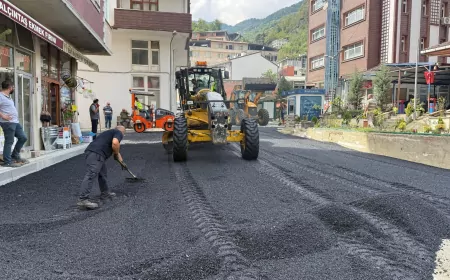 Trabzon Büyükşehir Belediyesi 14 ilçede asfalt ve beton çalışmalarını hızlandırdı