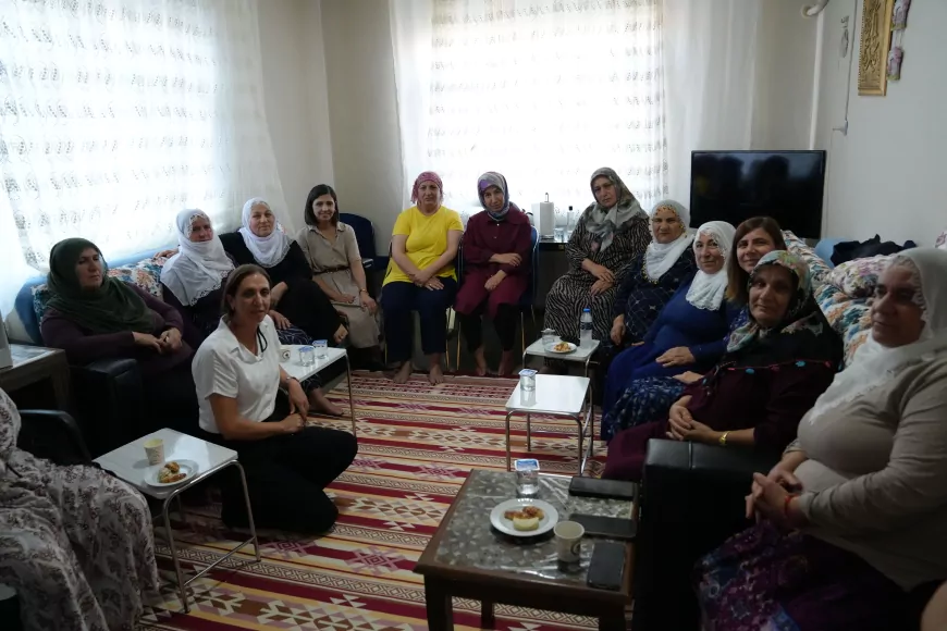 Diyarbakır Büyükşehir Belediyesi Eşbaşkanı Serra Bucak Fiskaya’da kadınların talep ve ihtiyaçlarını dinledi