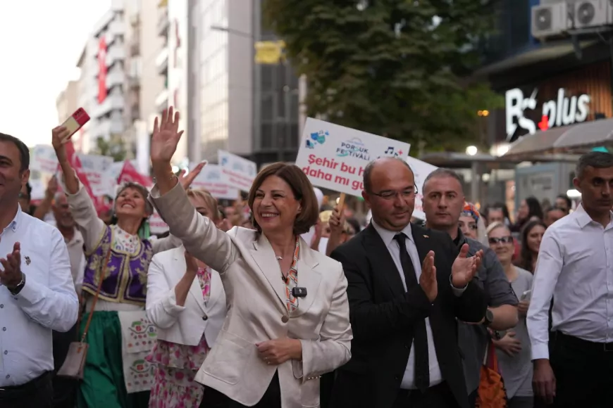 Eskişehir Büyükşehir Belediye Başkanı Ayşe Ünlüce: “Porsuk akıyor, dünya Eskişehir’de buluşuyor”