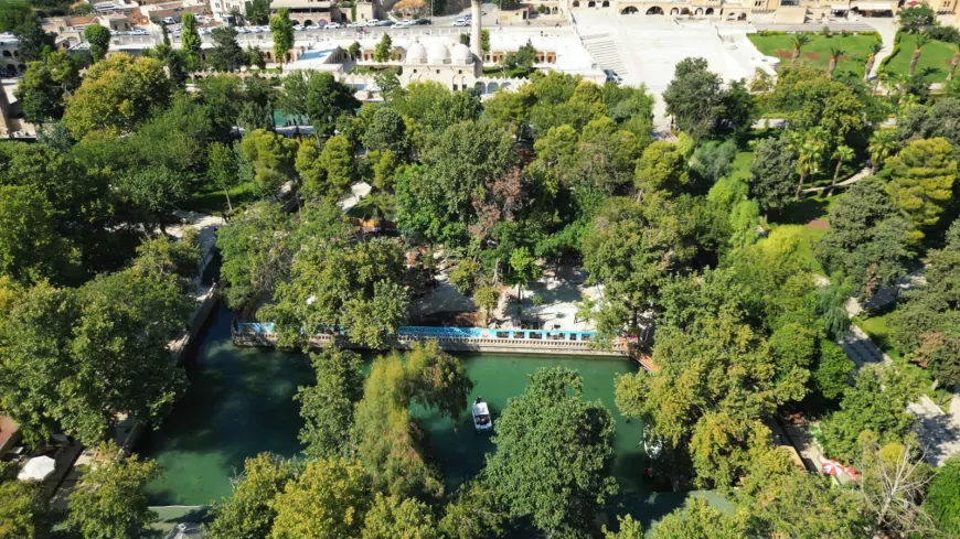 Şanlıurfa Büyükşehir Belediyesi Aynzeliha Çay Bahçesi’ni tarihi dokuyla uyumlu şekilde yeniliyor