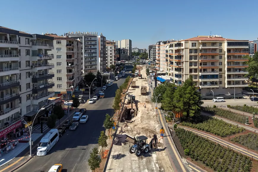 DİSKİ Yenihal Köprülü Kavşağı’nda su baskını riskine karşı yağmur suyu hattını yeniledi