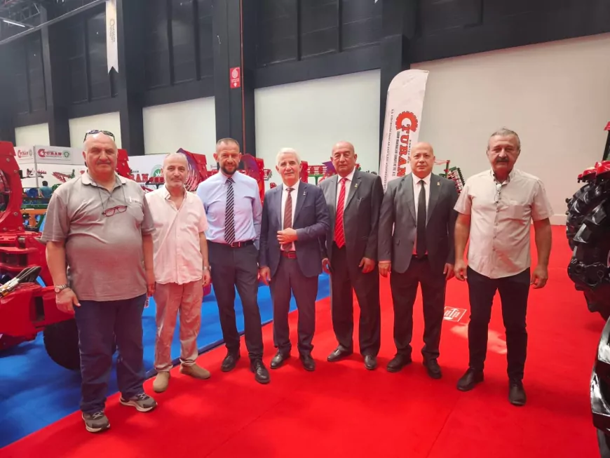 Zafer Partisi Tarım Politikaları Başkanı Nihat Babaözü, İl Başkanımız Hasan Demir ve beraberindeki Genel Merkez Tarım Politikaları Komisyonu Heyeti (Prof. Dr. Fuat Gürdoğan, Şahin Önalan) Eskişehir Tarım Fuarı'nı ziyaret ettiler.