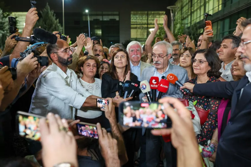 Diyarbakır Büyükşehir Belediyesi eski Eşbaşkanı Selçuk Mızraklı: “Barışın toplumsal hafızaya işlemesi gerekiyor”