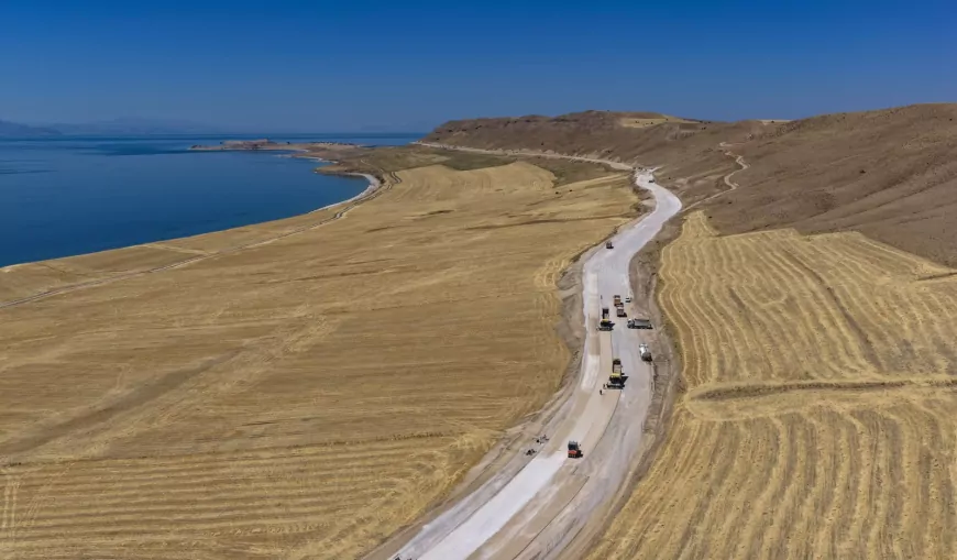 Van Gölü Sahil Yolu’nda son viraja girildi, Mollakasım-Ayanis etabında çalışmalar hızlandı