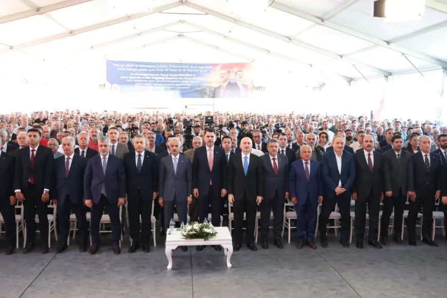 Trabzon Büyükşehir Belediye Başkanı Ahmet Metin Genç: “Uzunkum’da hemşehrilerimiz denizle yeniden buluşacak”