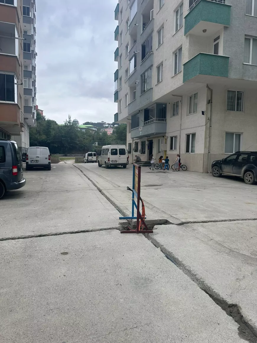 Arsin Yeşilyalı Mahallesi Lifon mevkisinde sokak ve cadde aydınlatma çalışmaları başladı