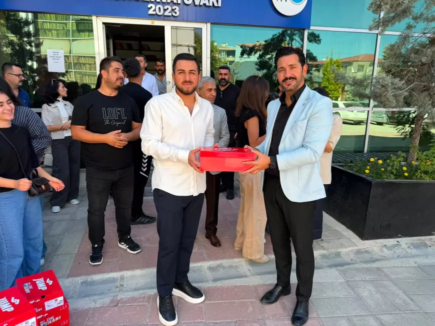 Van Büyükşehir Belediyesi Konservatuvarında eğitim alan 21 öğrenci sanat bölümlerine yerleşti