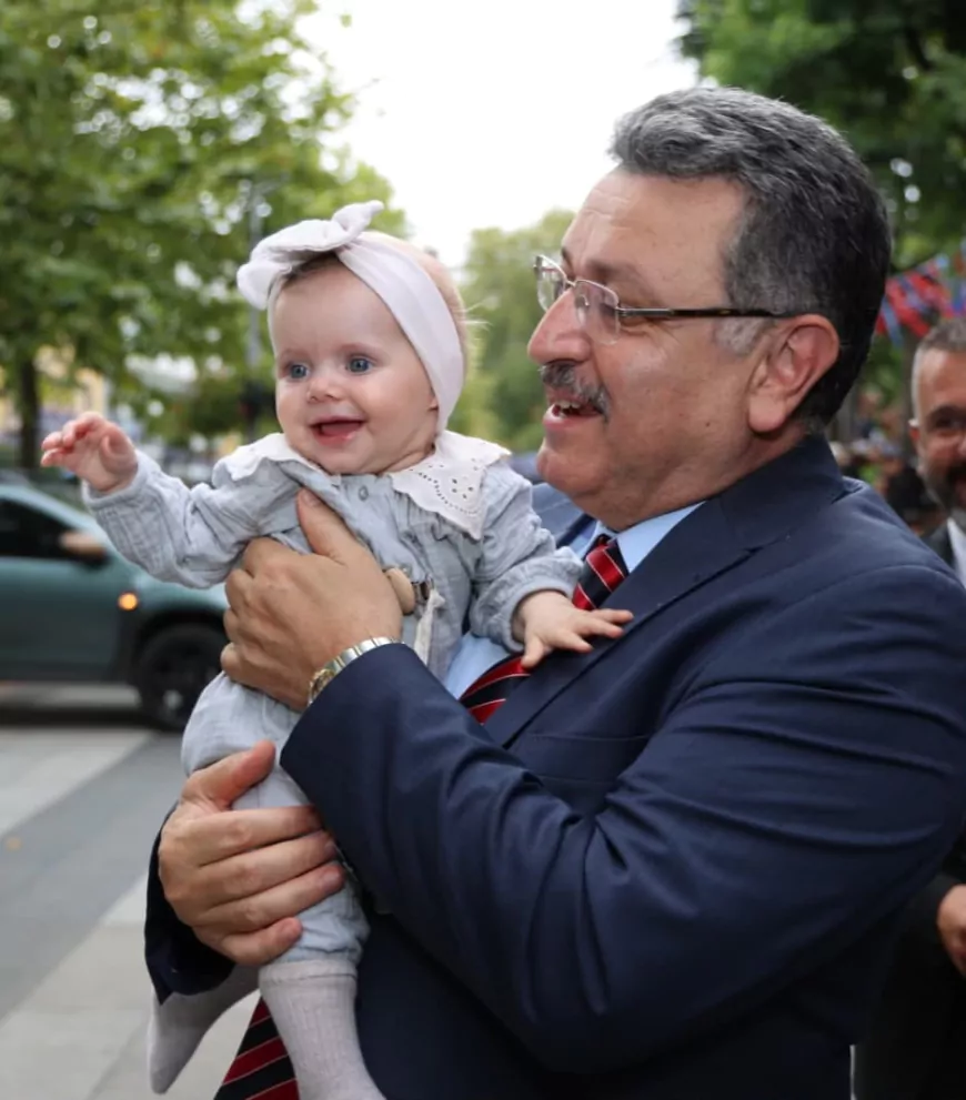 Trabzon Büyükşehir Belediye Başkanı Ahmet Metin Genç: “Bir ailenin evlat hayaline katkı sunmak bizim için çok kıymetli”
