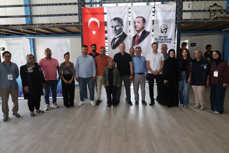 Hatay Büyükşehir Belediyesinden başarılı öğrencilere burs, tablet ve mentörlük desteği