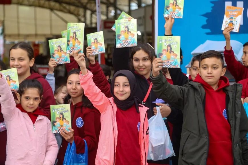 Uşak’ta binlerce kitap okurlarla buluştu, 2. Uşak Kitap Fuarı 4 Ekim’e kadar sürecek